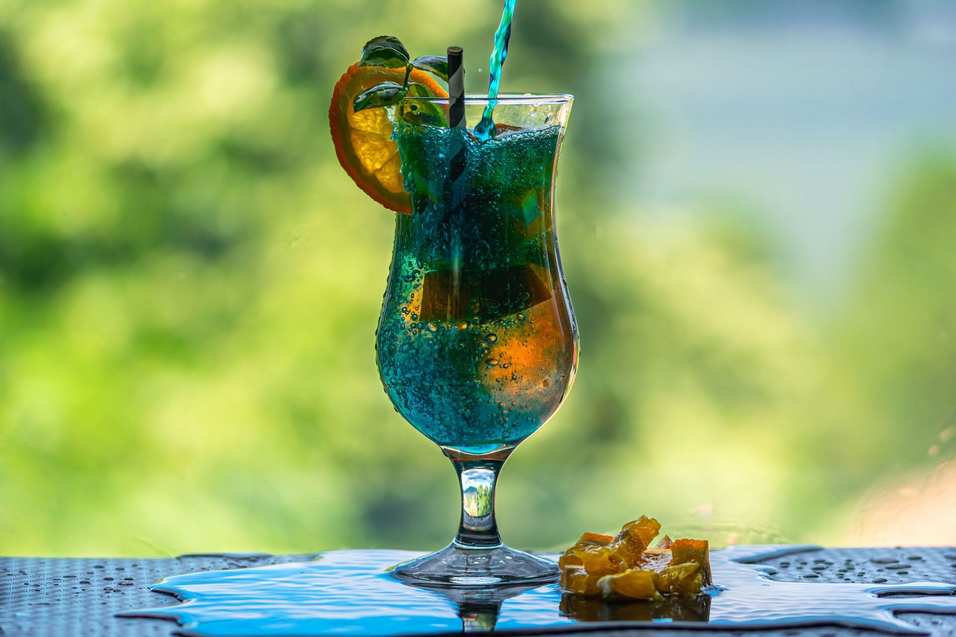 Immunity-boosting drinks (Image via Unsplash/Bogdan)